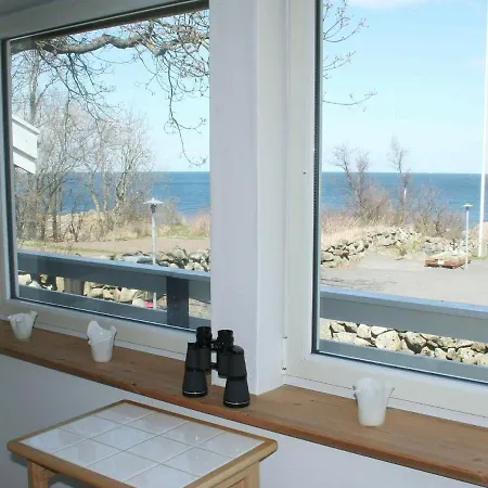 Two-bedroom In 5 Holiday home *