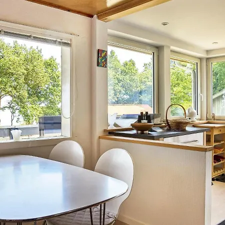 Two-bedroom In 5 Holiday home